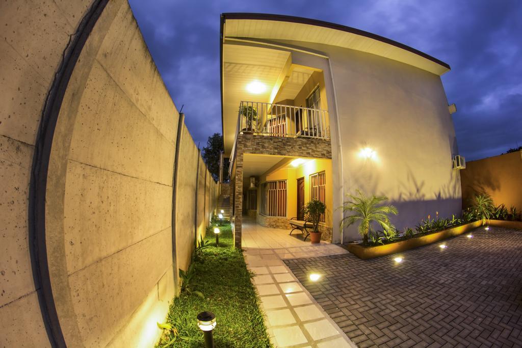Apartamentos Valle Del Volcan La Fortuna Екстериор снимка
